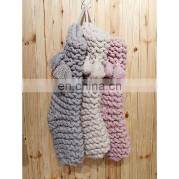 2020 Amazon Hot Sale Hand Made Holiday Gift Knitted Chunky Knit Blanket Bag,knit Blanket Cover With Tassel photo-2