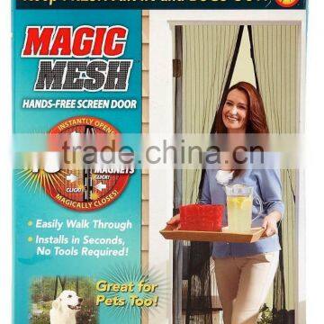 Magic Mesh Hands-Free Retractable Screen Door