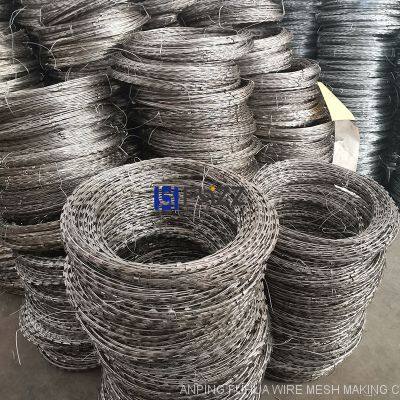Full Stainless Steel 304 Diameter 450mm Concertina Medium Barbed Tape BTO-22 Razor Wire