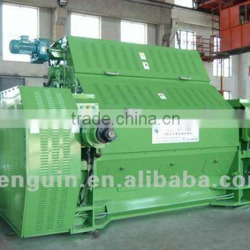 Hydraulic soybean flaking machine