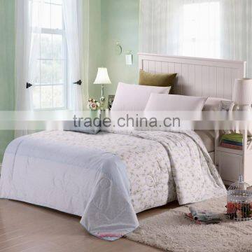 China textile bedding sets in stock low price 100% suzhou silk custom printed ethnic duvet covers wholesale