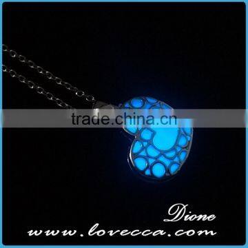 New Fashion Glowing Crystal Heart Necklace for Sale photo-2