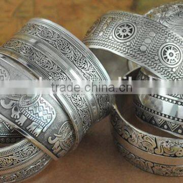 2016 Antique Silver Cuff Bangle New Custom Design Cuff Bangle Wholesale Cheap Zinc Alloy Bangle photo-2