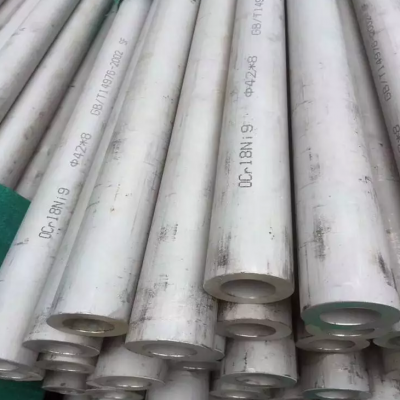 Tube en acier inoxydable sans soudure poli en triangle de rodage ASTM A213 TP304L