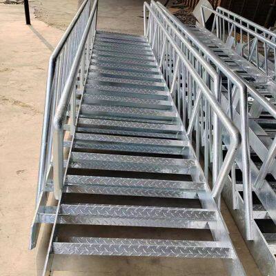 Grille de sécurité pour passerelle, plaque métallique perforée anti-dérapante, avec des trous en forme de gueule d'alligator, découpée, soudée et pliée