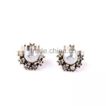 Fashion Stud Earring with Pearl