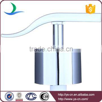 High Quality Wholesale Electroplate Wavy Fashion Lotion Pump photo-2