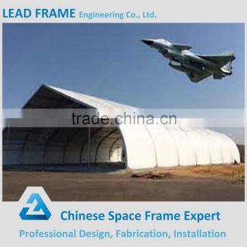 Light space frame truss roof for aircraft hangar