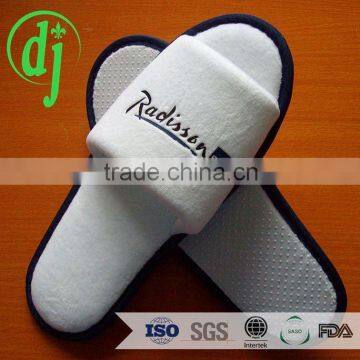 white color hotel disposable slippers in bread shape /washable velour slippers