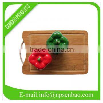 bamboo chopping board with a handle