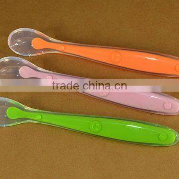Hot Safe and Health Feeding Baby Silicone Spoon