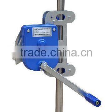 Manual winch for greenhouse side ventilation