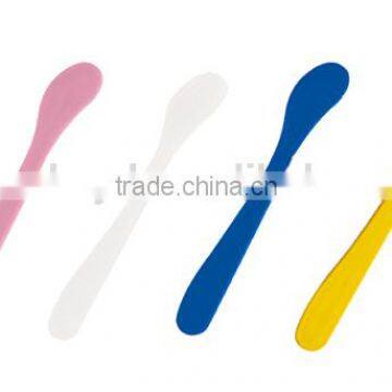 COLOURFUL PLASTIC SPATULA FOR DENTAL USE