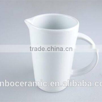 White ceramic milk jug / 780 ml