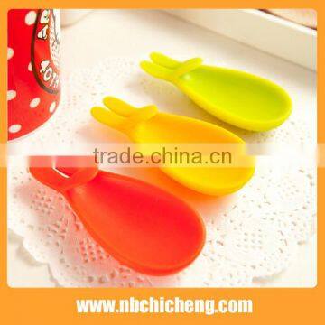 Creative Style Eco-friendly Silicone Tea Cup Clip/Tea Bag Holder/White Chopstick Rest photo-3