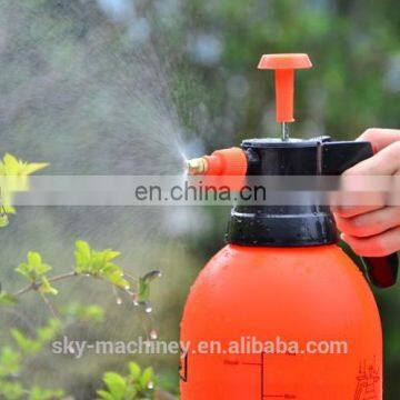 Hot Selling 1.5 Litre Pressure Household Cleaning Chemical-resistant Sprayer photo-4