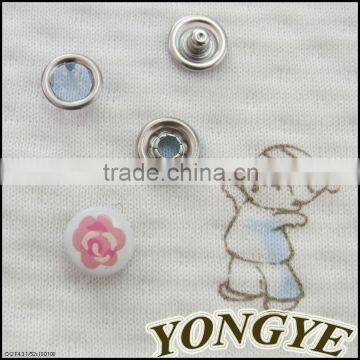 Prong type snap button