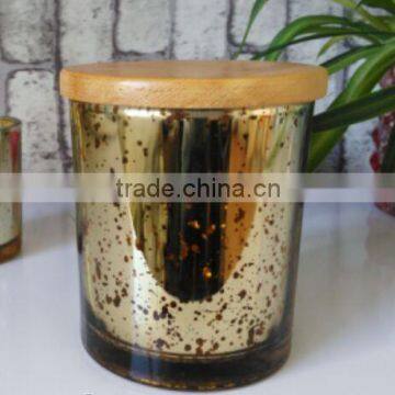 gass jar candle with wooden lid