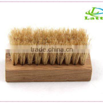 natural color wooden nail brush