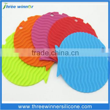 Fashion silicone pot mat fish heat resistant silicone cup mat