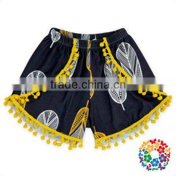 Kids Vintage Black White Feather Yellow Pom Pom Shorts photo-2
