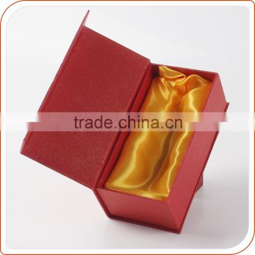 custom clamshell presentation box magnetic closure