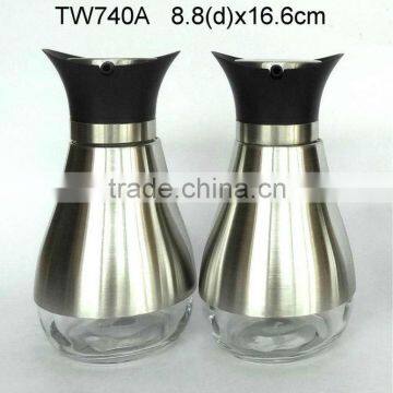 TW740A 2pcs glass oil and vinegar bottle with metal casing