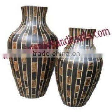 Lacquer Pot