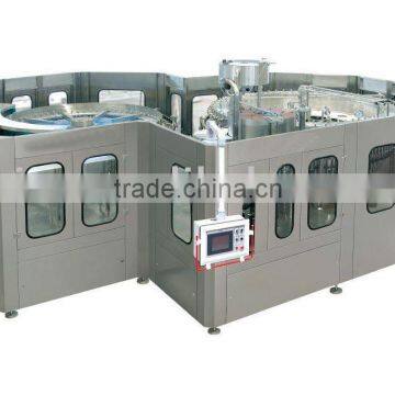 Carbonated beverage filling machine