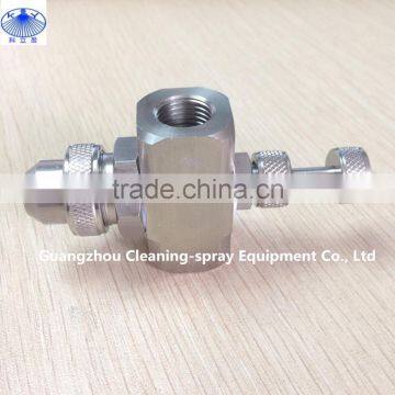 Round spray internal mixing air atomizing nozzle