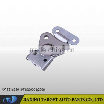 Butterfly shape turning toggle latch