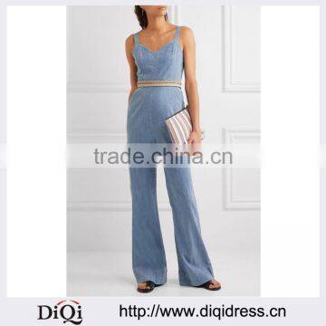 Wholesale Women Apparel Relaxed Wide-leg Belted Waist Shoulder Straps Chambray Jumpsuit(DQE0167J)