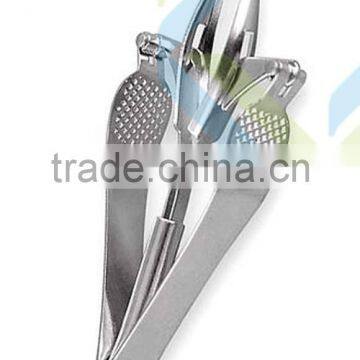 beautiful designed stainless Best Quality Tweezers With Automatic Plastic Handle