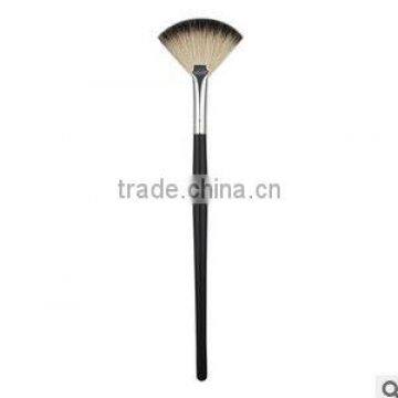 fashion heart shaped makeup fan brush