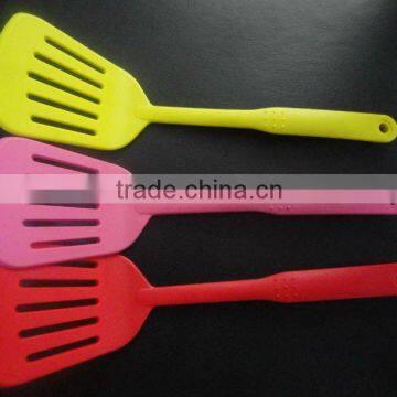 FDA,LFGB Approval Kitchen Equipment Nylon Utensil Manufacturer New Style Colorful Kitchen Tools Nylon Utensil Set