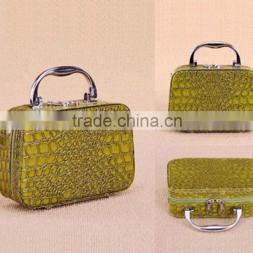 Popular Quality Glossy custom cosmetic bag with solid Color