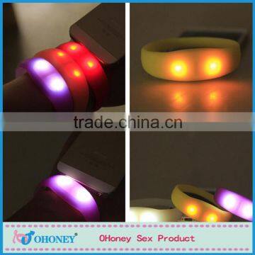 amazing product flashing led arm band silicone led light wristband