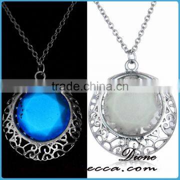 Vintage Antique Bronze Copper Luminous Crystal Necklace Glowing in Dark photo-2