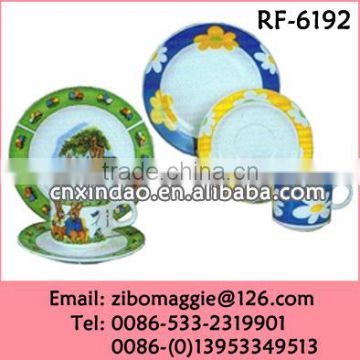 Zibo Made Not Expensive Christmas Designed Porcelain Round Dinnerware Sets for Children's Gift