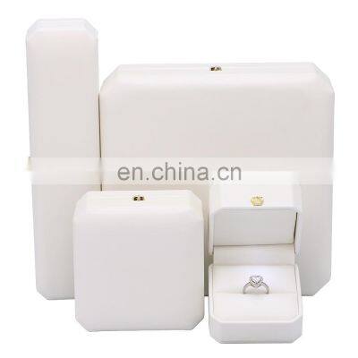 Wholesale Luxury Pu Leather White Ring Box Packaging