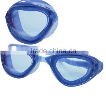 fashionable swimming goggles