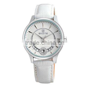 NO 9242 moon shape white leather vintage leather watch