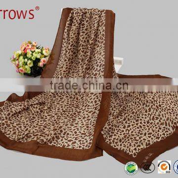 Degital Printed Oversize Leopard Ladies Women's Silk Neck Shawl and Scarf