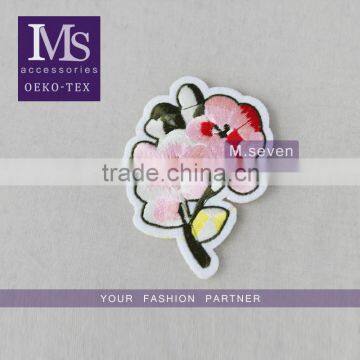 beautiful pink color flowers embroidery patch, polyester embroidery iron on flower for dress