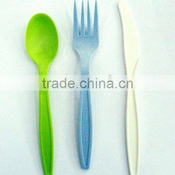 Fully biodegradable cornstarch bioplastic fork