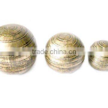 Shiny Decorative balls and Spheres in gold finish