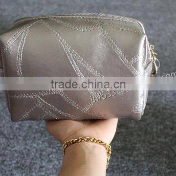 Fshion !!!Shenzhen Factory Custom Women's Cosmetic Bag Embroidery Pattern Bulk Cosmetic Bags photo-6