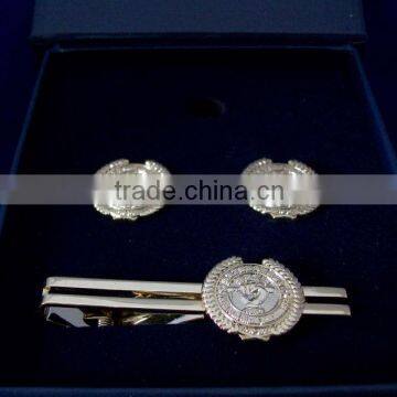 Customed Gold Fist Tie Clip And Cufflink Set With Black Paper Box