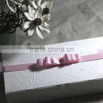 White Papercard Decorative Bowknot Printing Color Gift Box With Design Logo Made in China photo-4