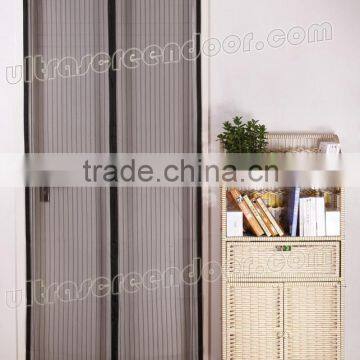 New Magic Mesh instant snap screen door